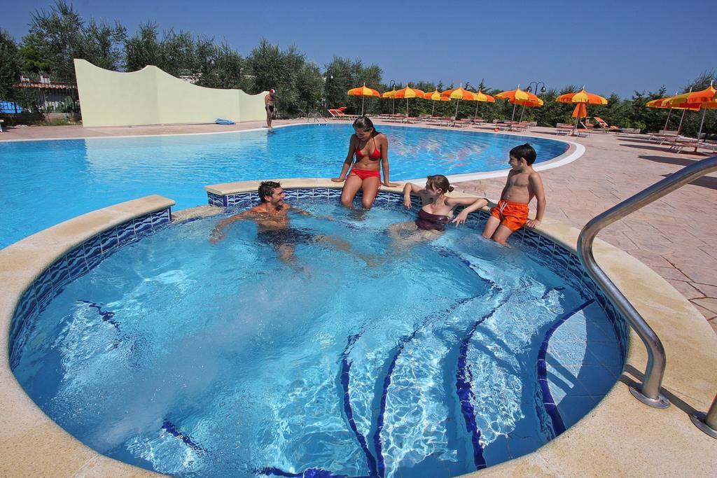 Residence Villa Candida В'єсте Екстер'єр фото
